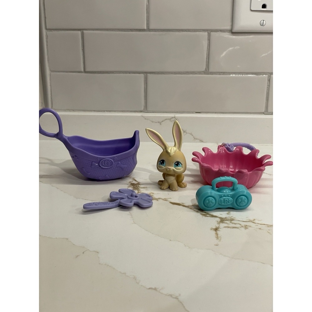 Littlest Pet Shop LPS‎ Tan Cream Bunny Blue Eyes #295 & 4 Piece Accessories Lot